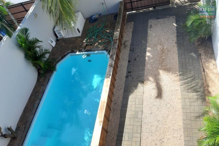 Sale House / Villa FLIC EN FLAC - ALBION – photo 2 of 8 – Swimming pool