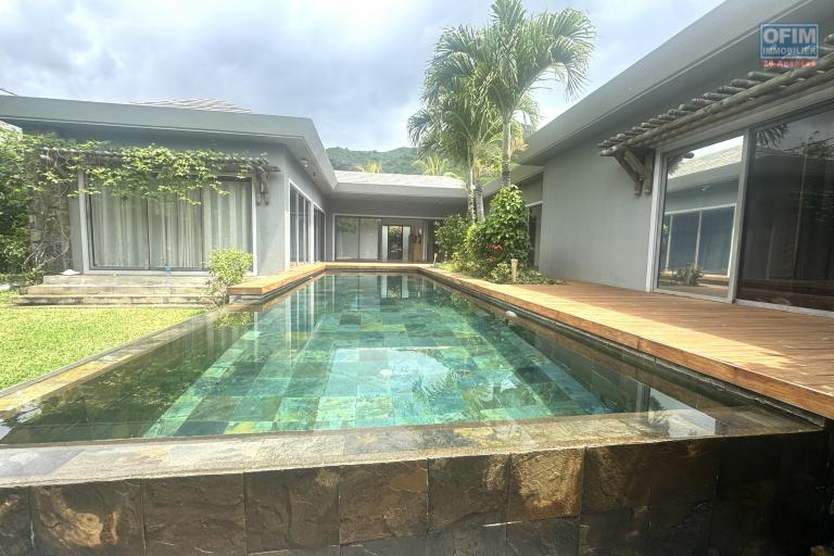 Rental House / Villa TAMARIN - RIVIERE NOIRE - MORNE – photo 3 of 15 – Swimming pool