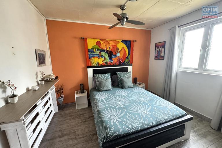 Albion &ndash; For sale, two villas with swimming pools, close to the beach