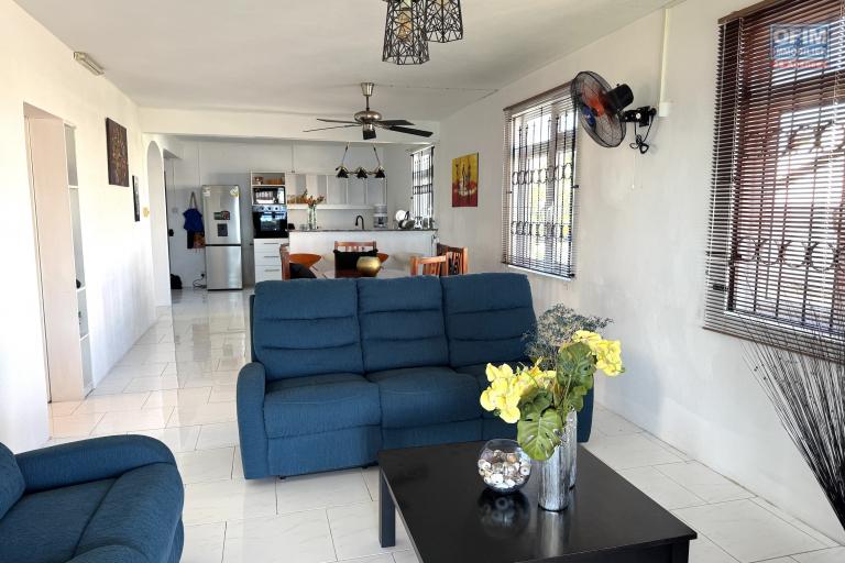 Flic en Flac &ndash; For Rent: Beautiful 3-Bedroom Beachfront Apartment