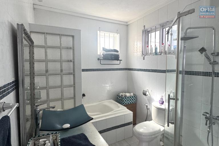 Flic en Flac &ndash; For Rent: Beautiful 3-Bedroom Beachfront Apartment