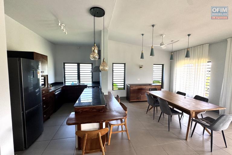 3-bedroom villa for rent – Tamarin, near golf