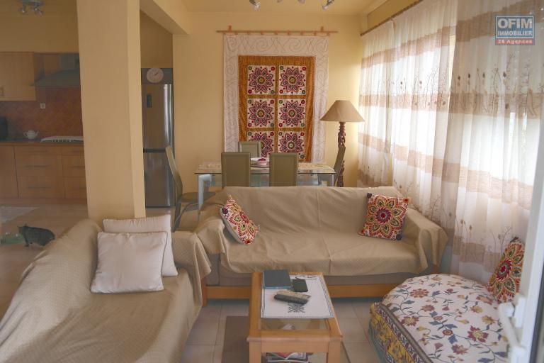 Flic en Flac, 2-bedroom apartment for rent in a villa 300 meters from the beach with a shared garden
