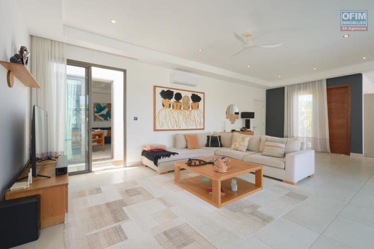 I am offering you, off the record, long-term rental in Cap Malheureux.