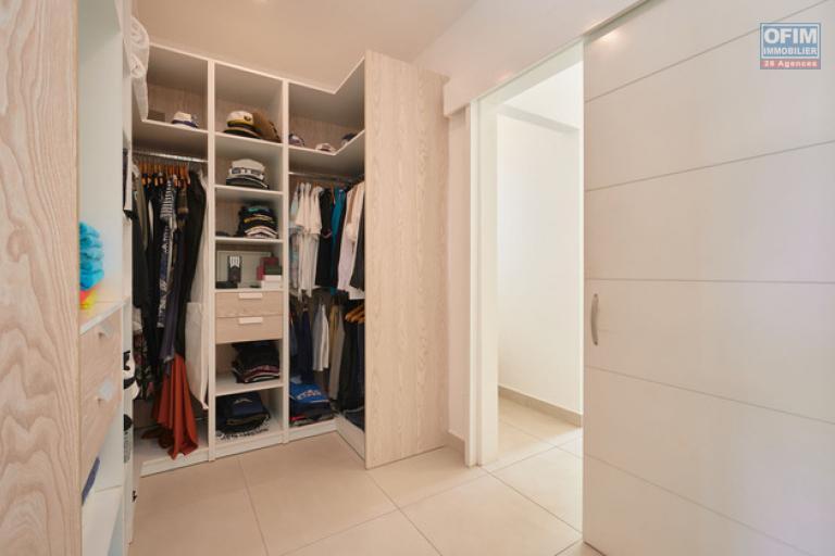 I am offering you, off the record, long-term rental in Cap Malheureux.