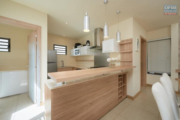 For sale: villa in a prestigious residence accessible to foreigners. Two minutes from the center of Grand Baie.