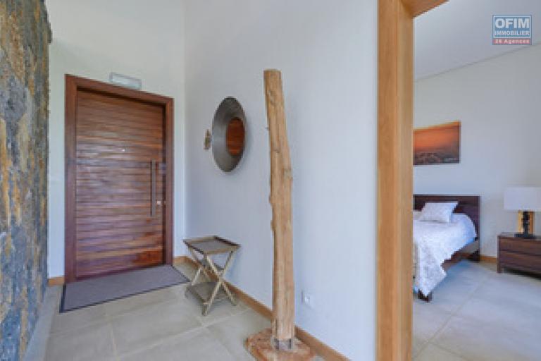 For sale: magnificent villa in a residence accessible to foreigners in Grand Baie, La Salette.