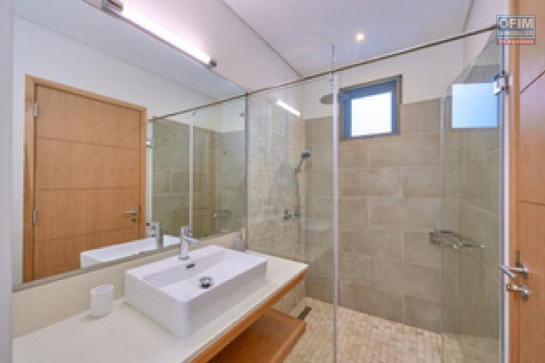 For sale: magnificent villa in a residence accessible to foreigners in Grand Baie, La Salette.