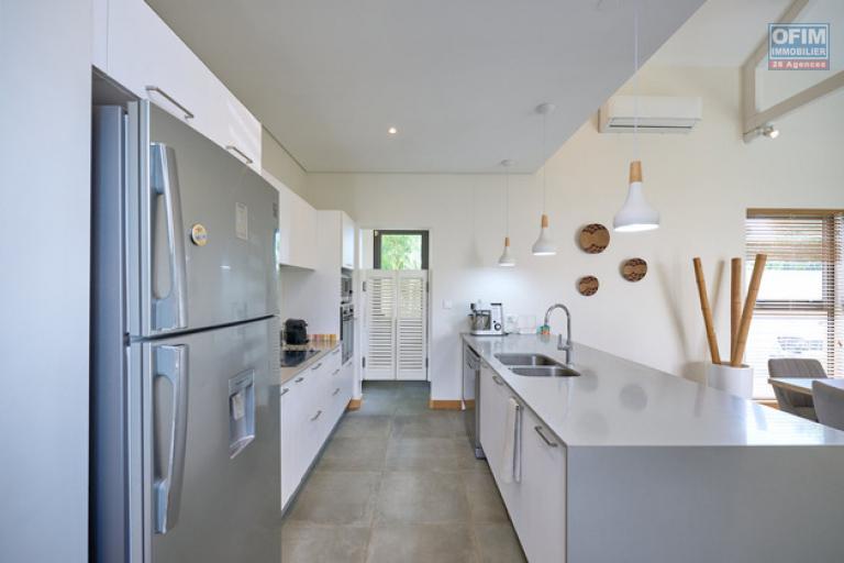 For sale: magnificent villa in a residence accessible to foreigners in Grand Baie, La Salette.