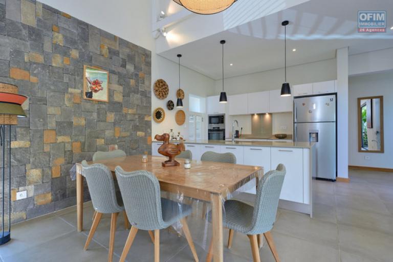 For sale: magnificent villa in a residence accessible to foreigners in Grand Baie, La Salette.