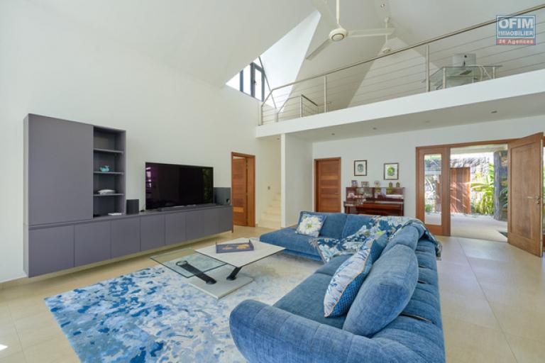 For sale: magnificent villa in a residence accessible to foreigners in Grand Baie.