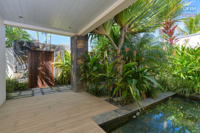 For sale: magnificent villa in a residence accessible to foreigners in Grand Baie.