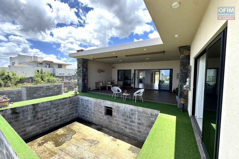 Sale House / Villa FLIC EN FLAC - ALBION – photo 2 of 10 – Terrace