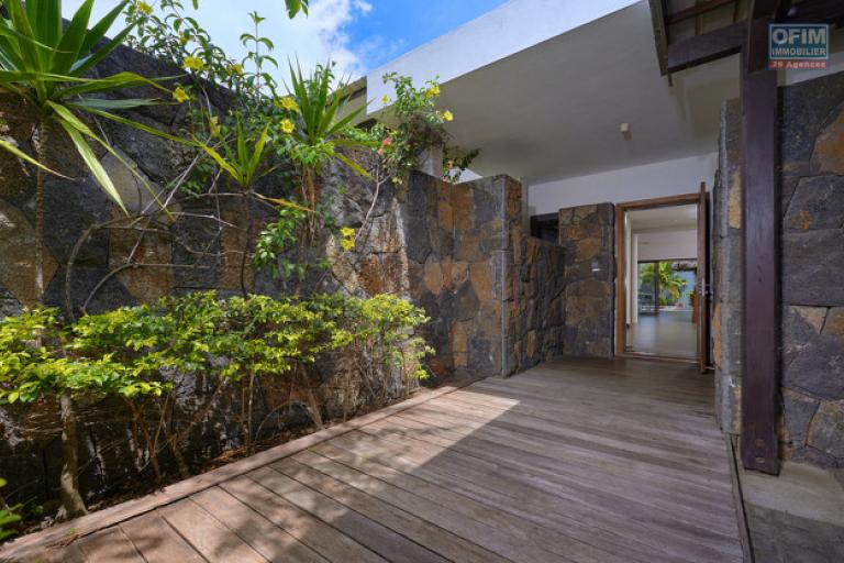 For sale: 3-bedroom villa accessible to foreigners, ideally located in La Salette, Grand Baie.