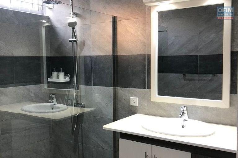 Sale House / Villa GRAND BAIE - PEREYBERE - POINTE AUX CANONNIERS – photo 4 of 10 – Bathroom