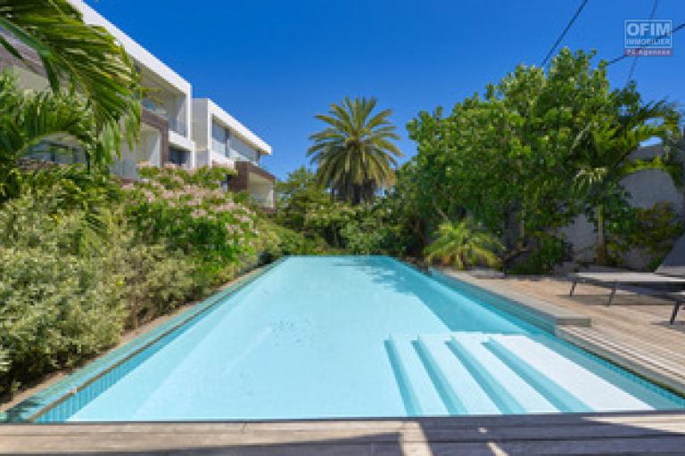 Accessible to foreigners Apartment GRAND BAIE - PEREYBERE - POINTE AUX CANONNIERS – photo 2 of 12