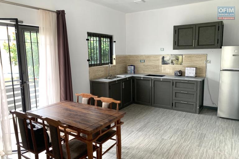 Flic En Flac apartment for rent with three en-suite air-conditioned rooms, communal swimming pool and parking.