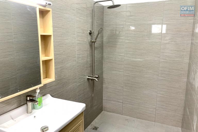 Flic En Flac apartment for rent with three en-suite air-conditioned rooms, communal swimming pool and parking.