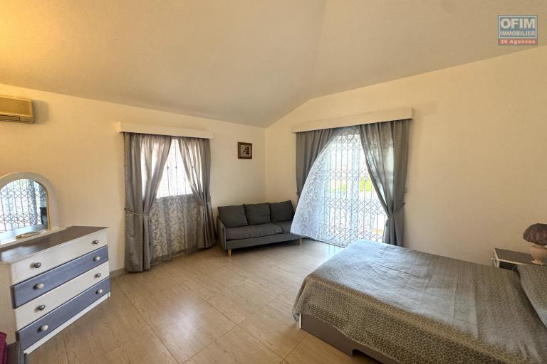 Sale House / Villa FLIC EN FLAC - ALBION – photo 13 of 18 – Spacious bedroom