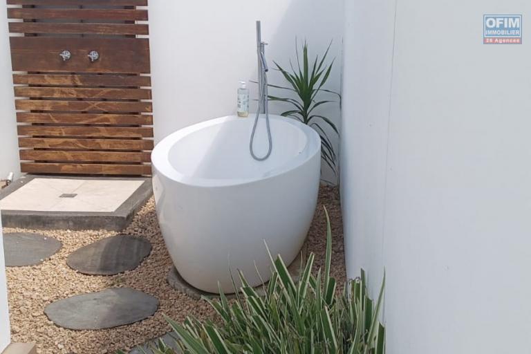 FOR RENT – Luxury villa in the secure Clos du Littoral estate – Grand Baie