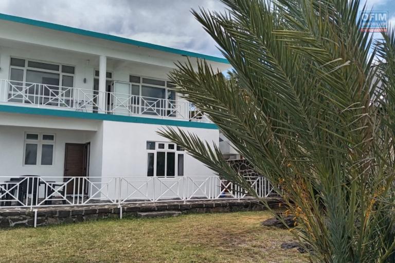 FOR RENT: Waterfront Villa / POINTE AUX CANNONIERS