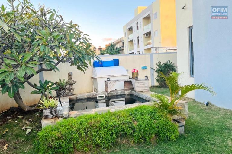 Albion, pleasant and recently built 3-bedroom villa with plunge pool for rent, located in a quiet residential area.