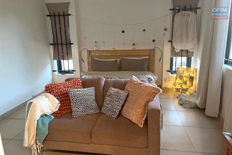 Albion, pleasant and recently built 3-bedroom villa with plunge pool for rent, located in a quiet residential area.