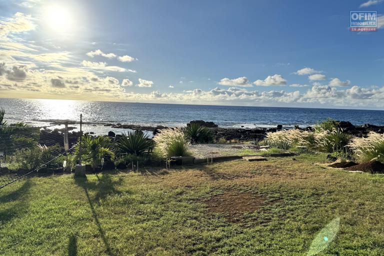 EXCLUSIVE &ndash; FLIC EN FLAC &ndash; RARE FIND BY THE SEA