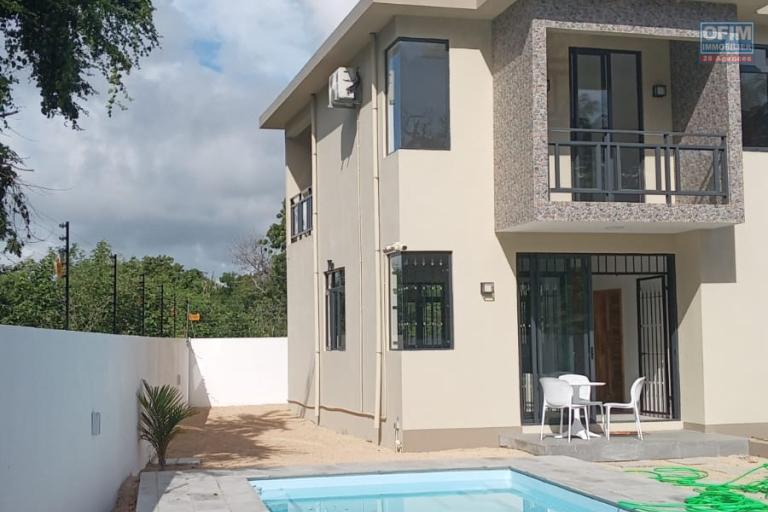Sale House / Villa GRAND GAUBE - CALODYNE – photo 3 of 18 – Front of the property