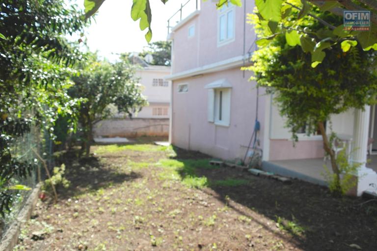 Flic en Flac, Mauritius &ndash; For sale: pleasant 4-bedroom villa located in a quiet, residential area, just 2 minutes from the beach and shops.