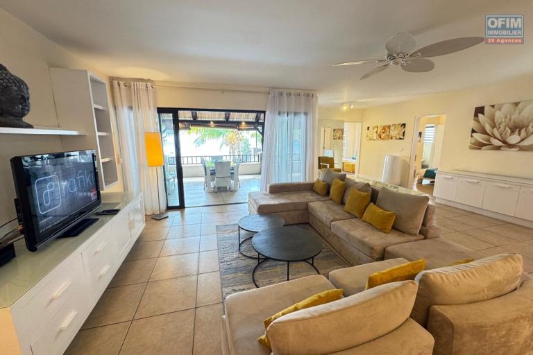 Rental Apartment MONT CHOISY - TROU AUX BICHES – photo 2 of 12 – Bright living area