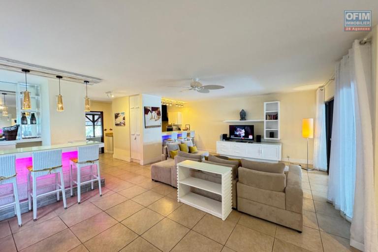 Rental Apartment MONT CHOISY - TROU AUX BICHES – photo 6 of 12 – Spacious living area