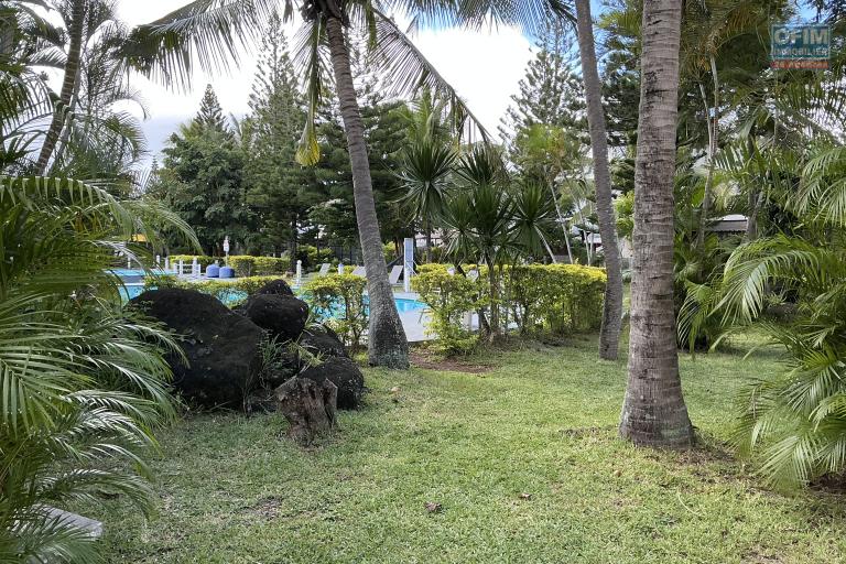 FOR SALE &ndash; 3-bedroom duplex in Pereyb&egrave;re in a secure residence with swimming pool / Mauritius