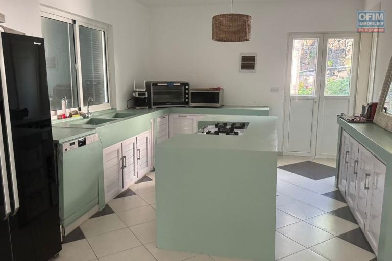 FOR RENT / Large 3-bedroom villa with annex (2 bedrooms) and 2100 m2 of garden / CALODYNE - Mauritius