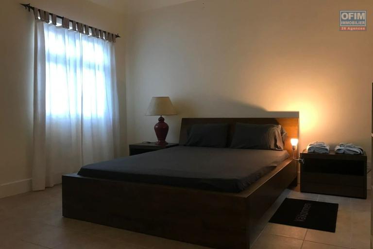 MELVILLE - Exceptional villa for rent with 4 bedrooms. &ndash; A haven of peace just steps from the beach