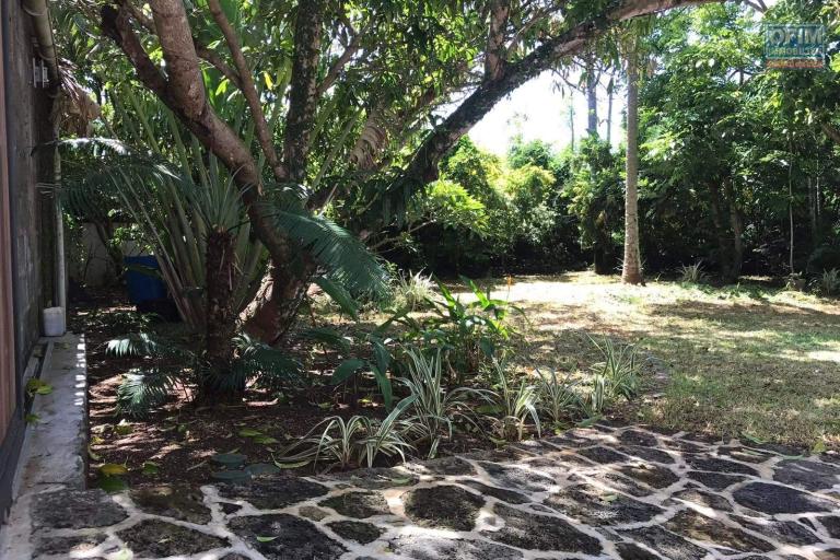 MELVILLE - Exceptional villa for rent with 4 bedrooms. &ndash; A haven of peace just steps from the beach