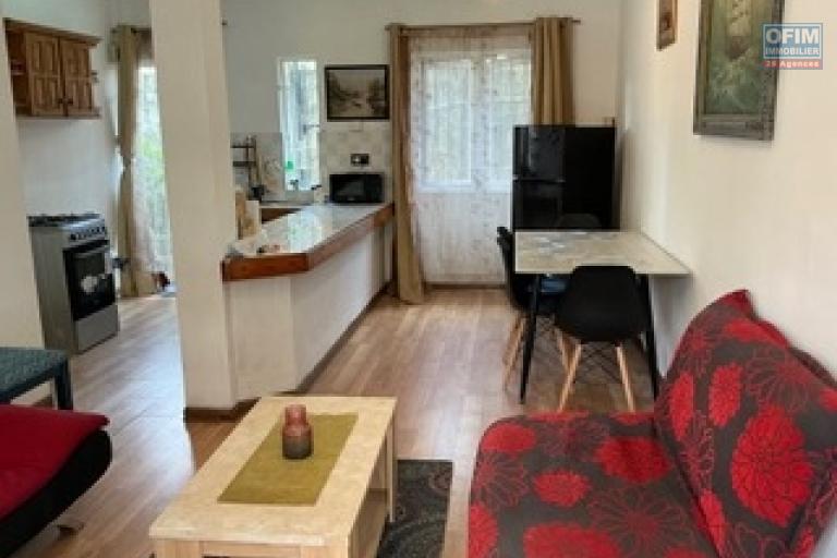 For rent – 3-bedroom triplex with pool in Pereybère