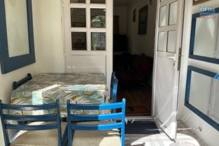 For rent – 3-bedroom triplex with pool in Pereybère