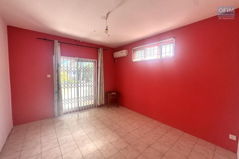For Rent in Flic en Flac, Mauritius – Spacious 5-Bedroom Villa with Garage, Close to the Beach