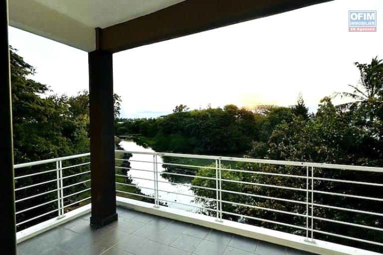 Superb 3-bedroom apartment in Flic en Flac with swimming pool, elevator and beautiful terraces
