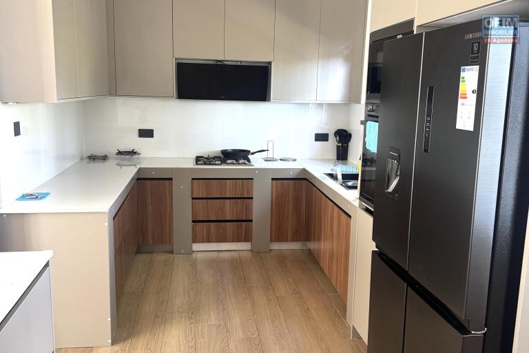 Flic en Flac, Mauritius – Superb, recently built 3-bedroom apartment with pool and garage