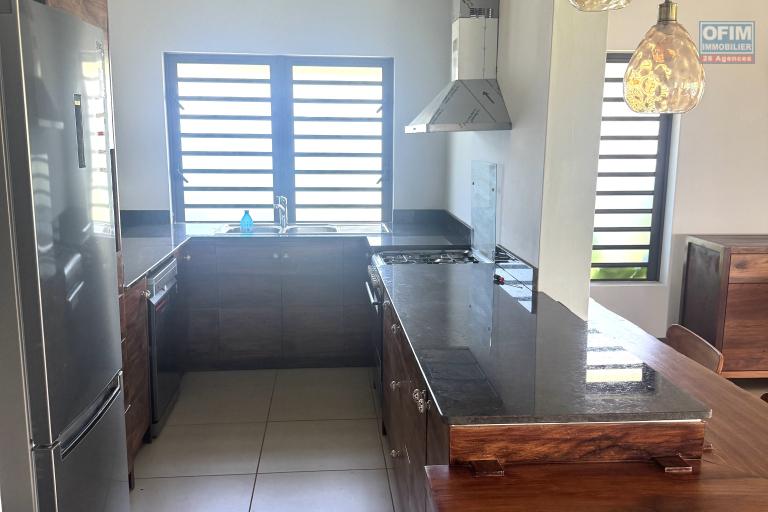 3-bedroom villa for rent – Tamarin, near golf