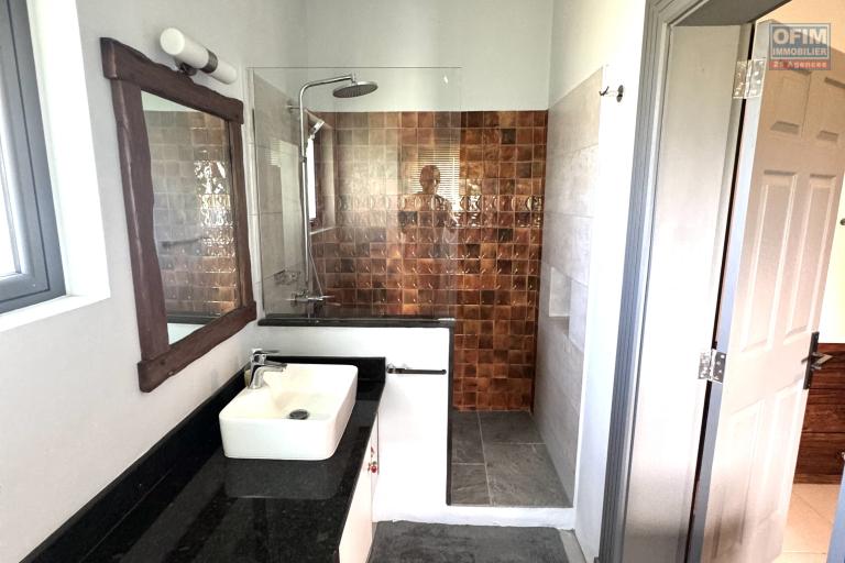 3-bedroom villa for rent – Tamarin, near golf