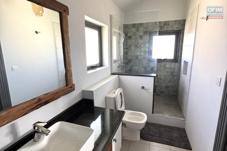 3-bedroom villa for rent – Tamarin, near golf