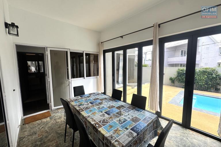 Rental House / Villa FLIC EN FLAC - ALBION – photo 5 of 11 – Dining room with sea view