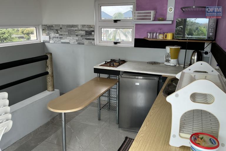 Sale House / Villa GRAND BAIE - PEREYBERE - POINTE AUX CANONNIERS – photo 8 of 15 – Fitted kitchen