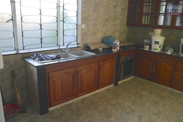 Vacoas Mauritius – 6 bedroom house for sale in a peaceful area close to shops.