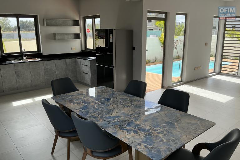 Contemporary Villa (2026) of 270 m² on 9.5 Perches | Rooftop Mountain View & Private Pool | Close to Balaclava & 7 km from École du Nord