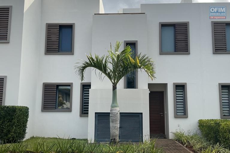 LOCAL MARKET. AZURI SMART CITY ROCHES NOIRES - 3 BEDROOM DUPLEX WITH ROOFTOP AND SEA VIEW