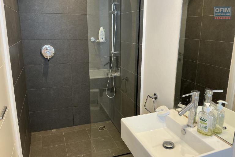 LOCAL MARKET. AZURI SMART CITY ROCHES NOIRES - 3 BEDROOM DUPLEX WITH ROOFTOP AND SEA VIEW